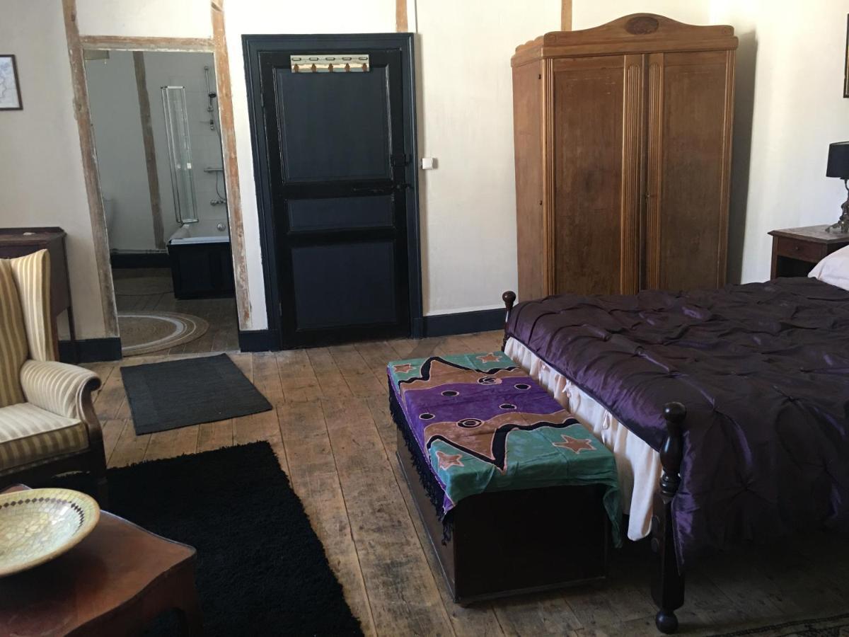 Chambre Sdb Privee Townhouse 26 Chambres D'Hotes Civray Civray  Bagian luar foto
