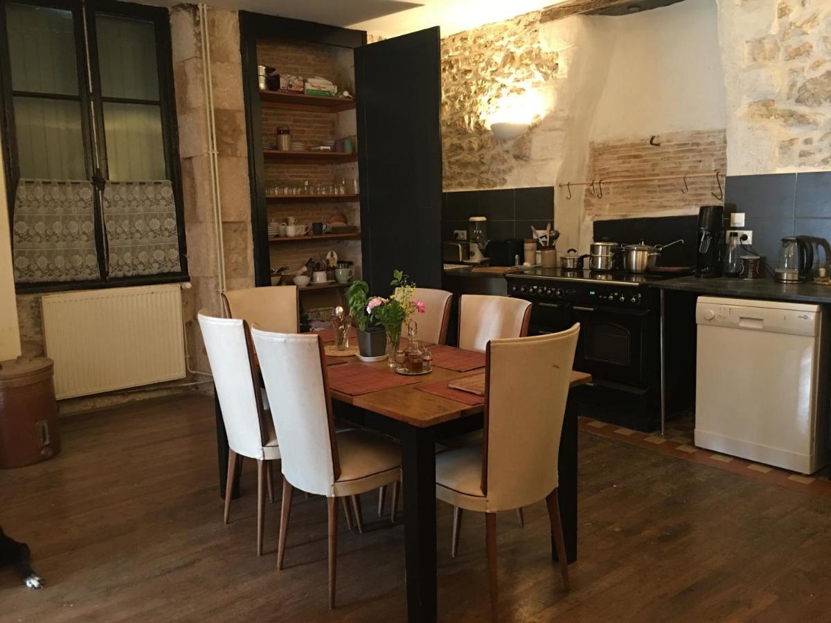Chambre Sdb Privee Townhouse 26 Chambres D'Hotes Civray Civray  Bagian luar foto