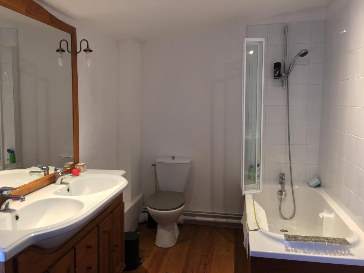 Chambre Sdb Privee Townhouse 26 Chambres D'Hotes Civray Civray  Bagian luar foto