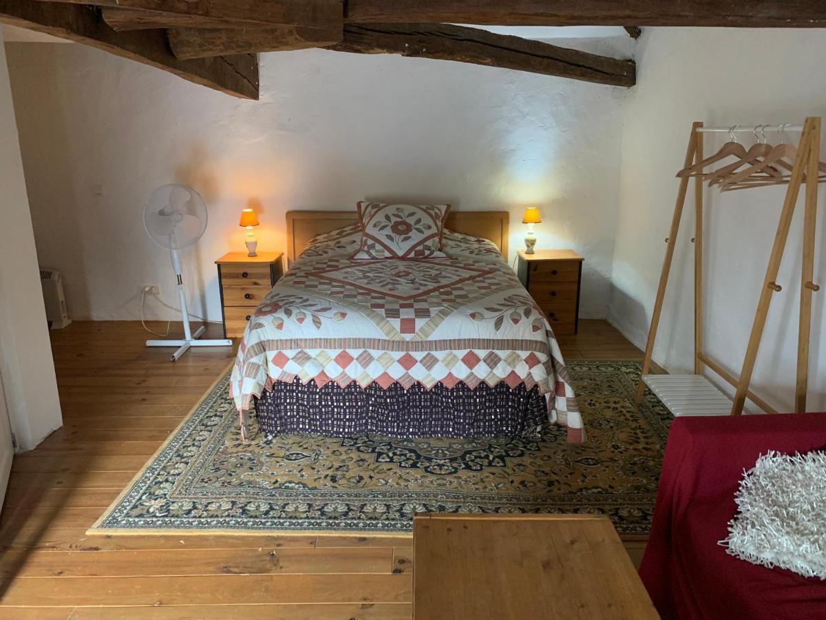 Chambre Sdb Privee Townhouse 26 Chambres D'Hotes Civray Civray  Bagian luar foto